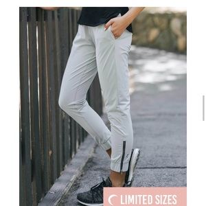 Zyia grey everywhere zipper joggers (M)